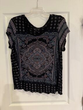 Lucky Brand Black Medallion Print Short Sleeve Tee with Blue Accents